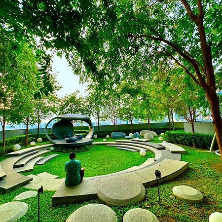 Scarletz Suites Klcc By Aura Kuala Lumpur Exterior photo